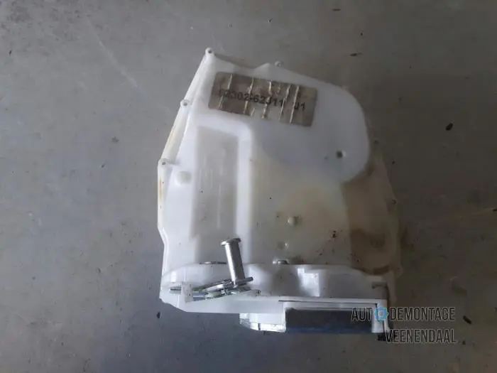 Rear door lock mechanism 4-door, left Suzuki Swift