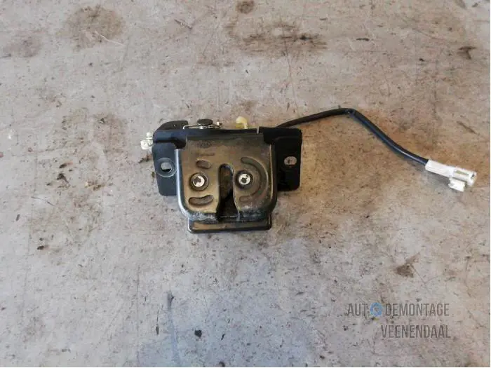 Tailgate lock mechanism Kia Sorento