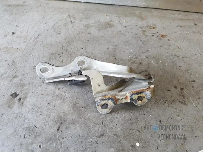 Bonnet Hinge Daewoo Evanda