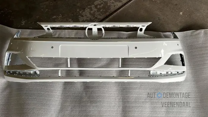 Front bumper Volkswagen Polo