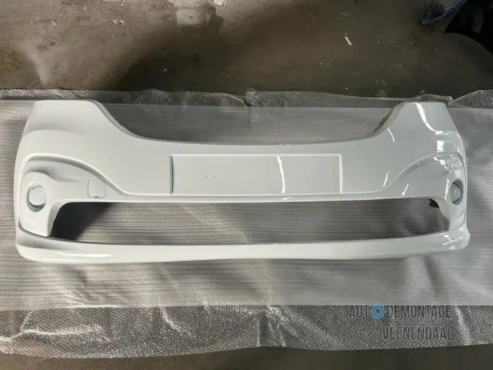 Front bumper Renault Trafic