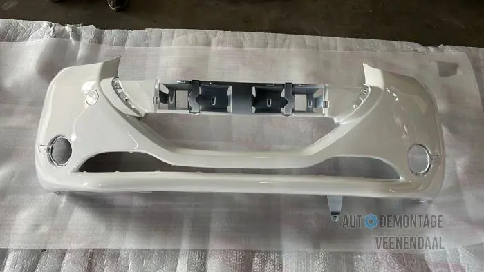 Front bumper Peugeot 208