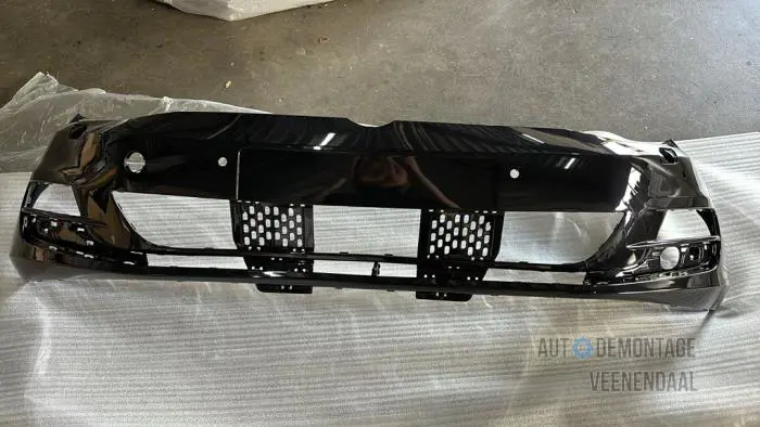 Front bumper Volkswagen Golf