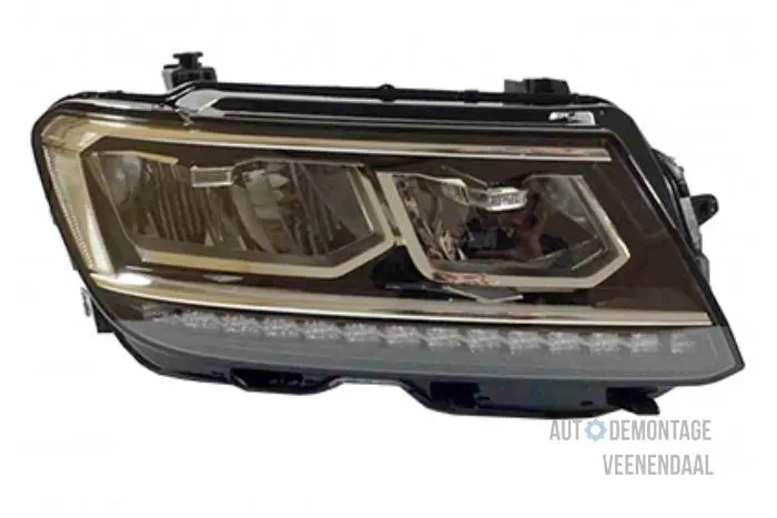 Headlight, right Volkswagen Tiguan