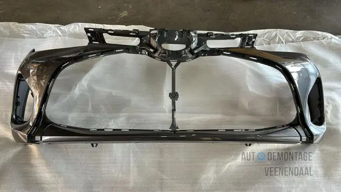 Front bumper Toyota Yaris